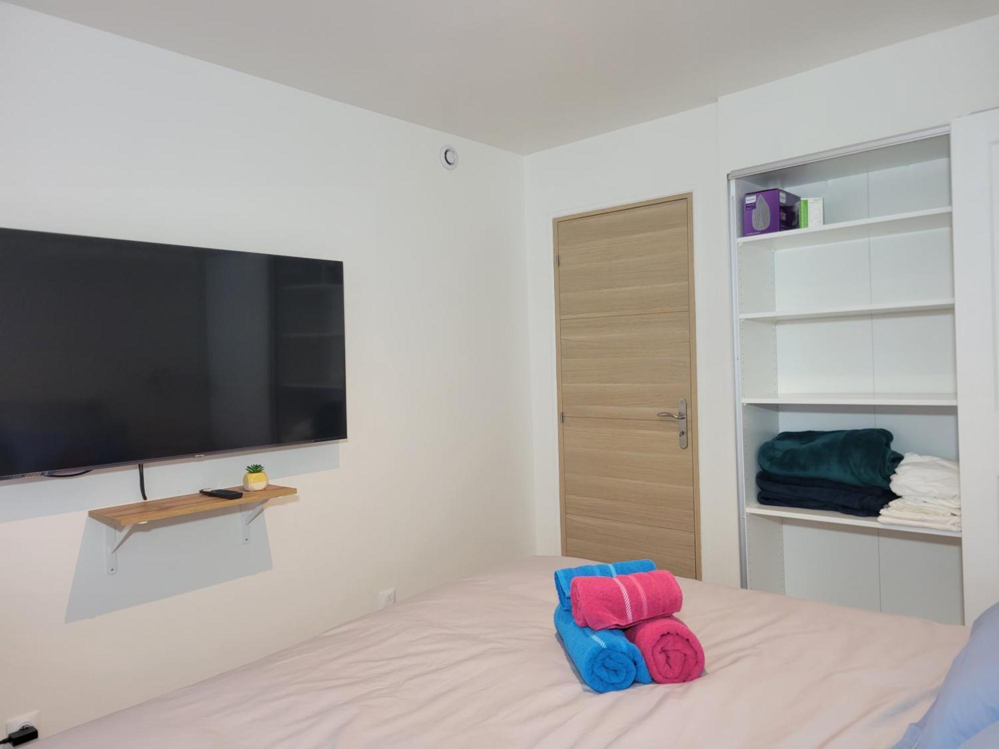 Amazing Apartment A Stone'S Throw From The City Of Lights - Paris Clichy Exteriör bild