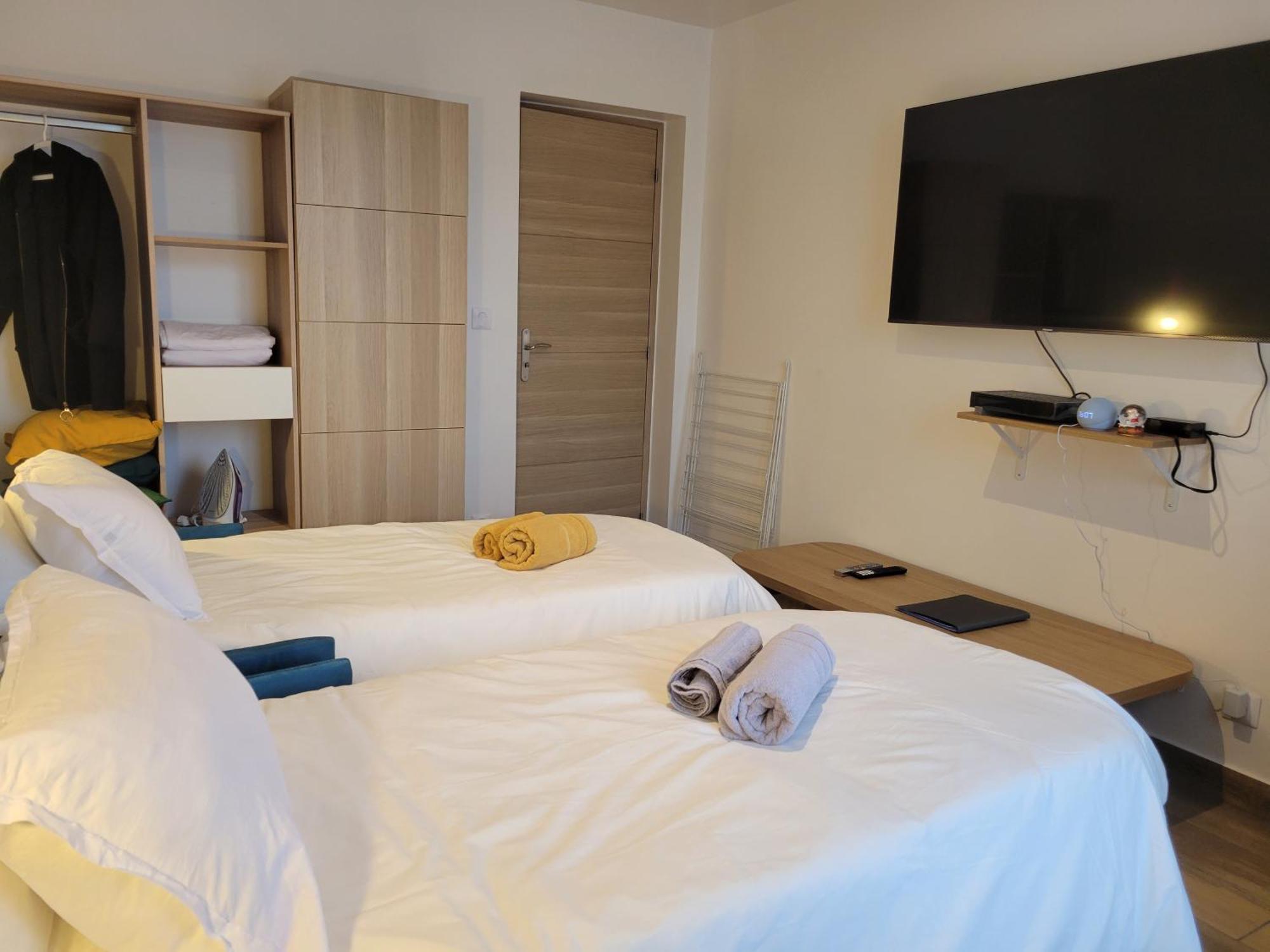 Amazing Apartment A Stone'S Throw From The City Of Lights - Paris Clichy Exteriör bild